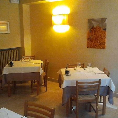 Albergo Croce D'Oro Dolcè Exteriér fotografie