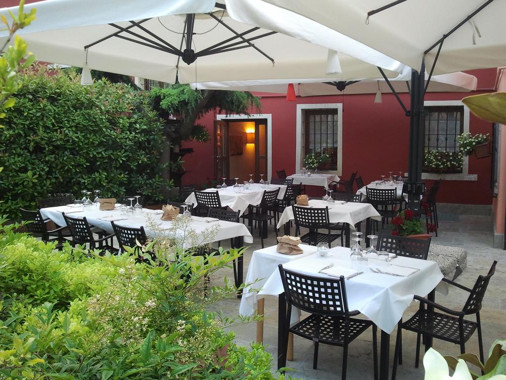 Albergo Croce D'Oro Dolcè Exteriér fotografie