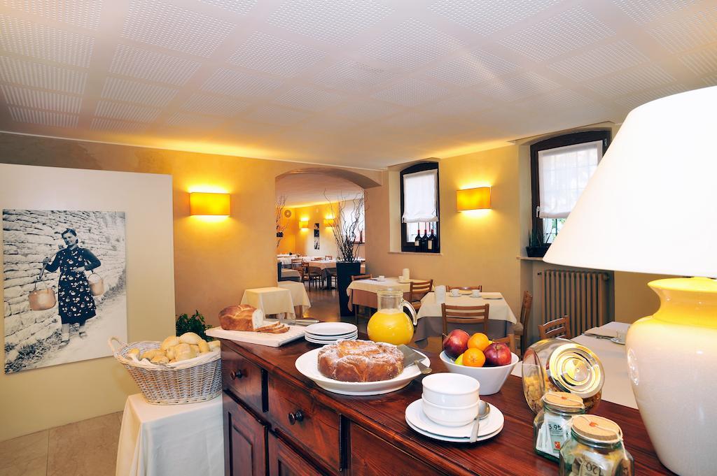 Albergo Croce D'Oro Dolcè Exteriér fotografie