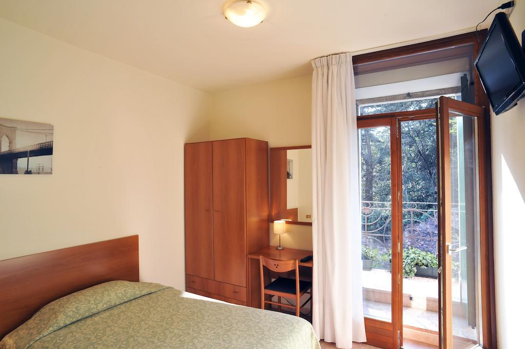 Albergo Croce D'Oro Dolcè Pokoj fotografie